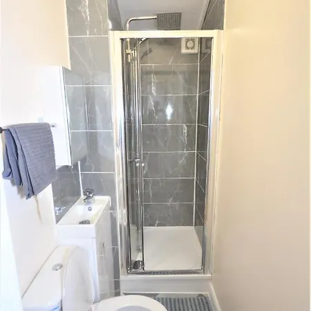 Cheerful 3 Bedroom In Greater Hébergement de vacances *