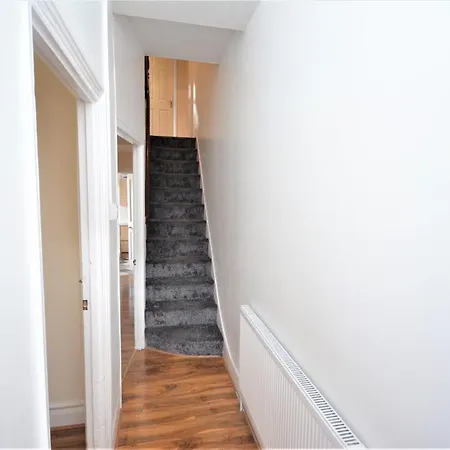 Cheerful 3 Bedroom In Greater Londres
