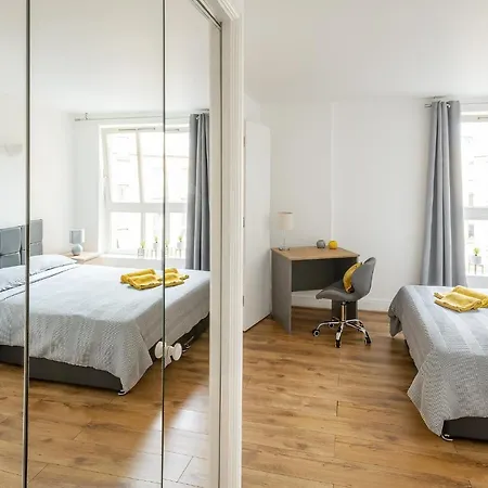Comfortable And Bright In Tower Bridge Apartment *