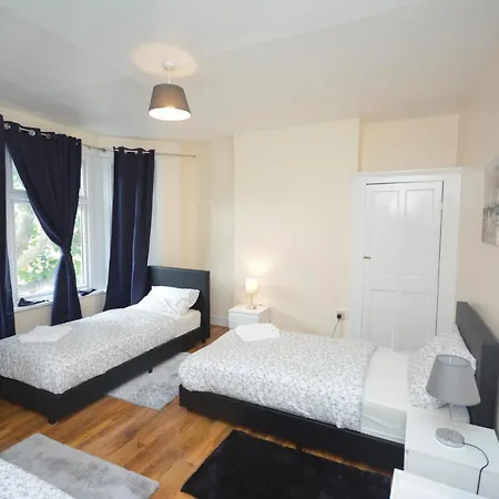 Hébergement de vacances Cheerful 3 Bedroom In Greater *