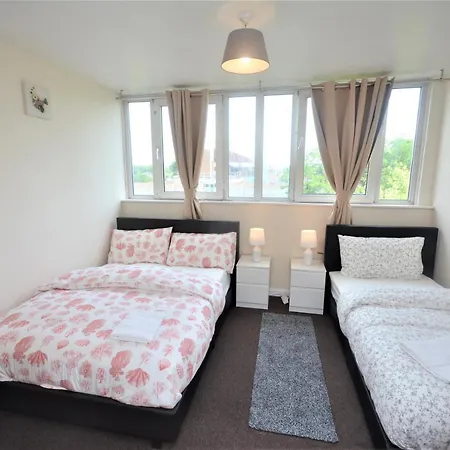 Zone 2 Two Bedroom Maisonette Appartamento