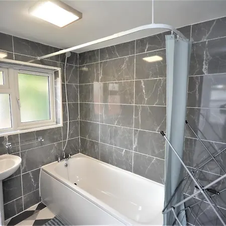 Cheerful 3 Bedroom In Greater