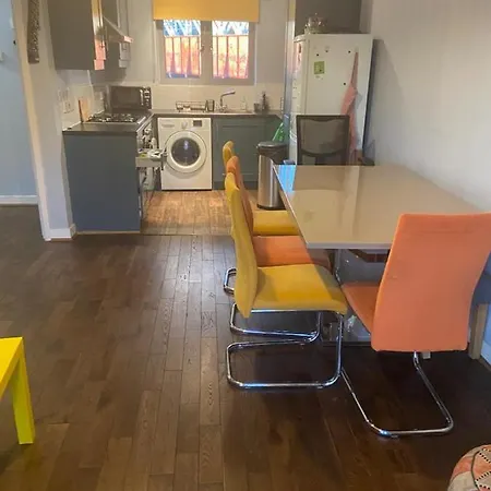 Spacious 1-bed Flat In North Kensington Apartamento Londres