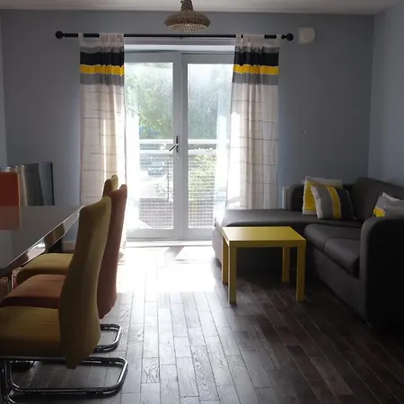 Spacious 1-bed Flat In North Kensington 公寓