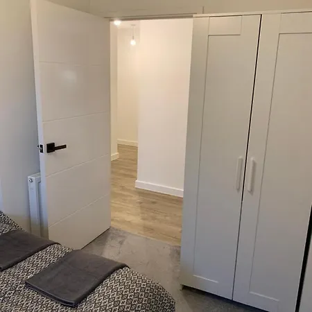 Entire In Apartment London