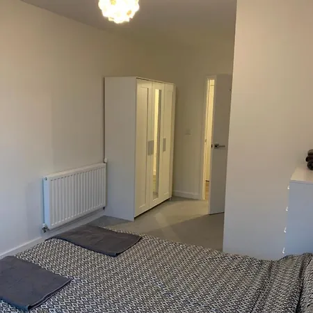 Entire In Apartment *