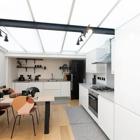 Penthousestays Chelsea - Luxury 2 Bedroom W/king Bed - Near King's Road Apartment