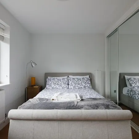 Bright & Welcoming Garden Flat Sleeps 6 In Style Διαμέρισμα *