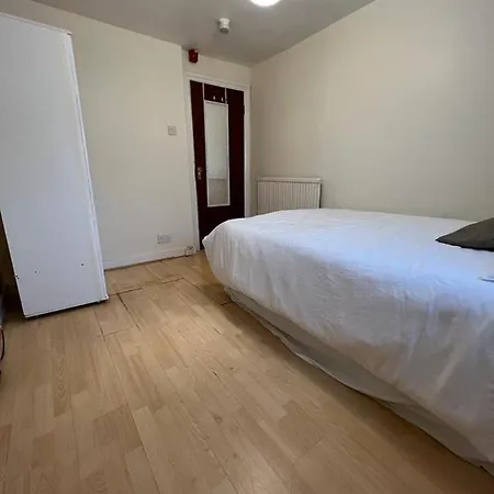 Bruce Guest house London