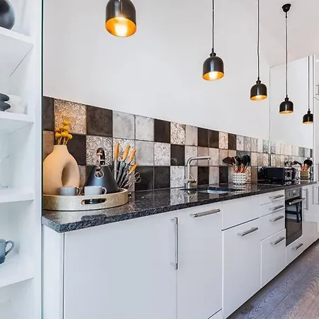 Lady On The Lane- 2 Bed Primrose Hill * London