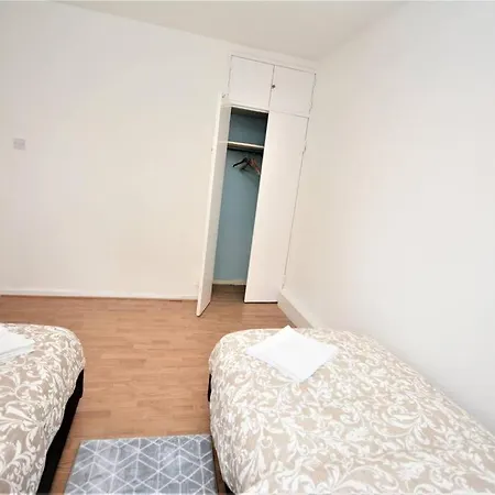 Lovely 2 Bedroom In Greater London