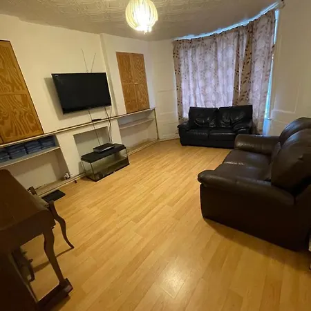 Homestay Elmdene Road - Large London