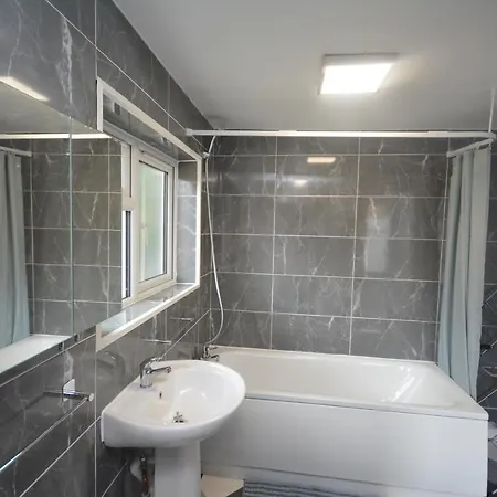 Hébergement de vacances Cheerful 3 Bedroom In Greater Londres