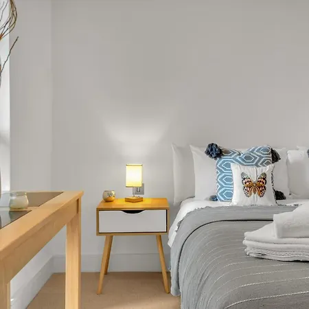 Apartment Modern 01 & 02 Bed In Canary Wharf