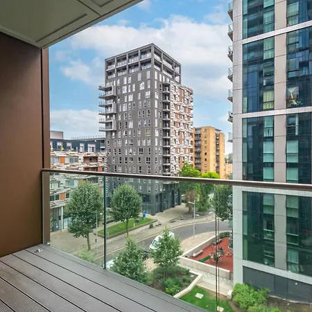 Modern 01 & 02 Bed In Canary Wharf London