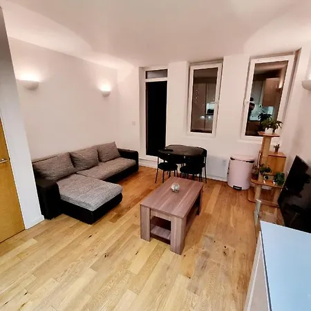 Apartment Executive E15 & Exclusive Terrace Views Of