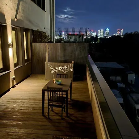 Executive E15 & Exclusive Terrace Views Of Apartment London