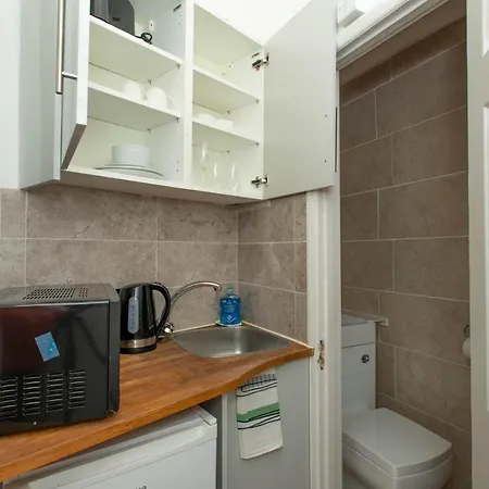 Motell Modern In Bromley, Greater London Near Tesco And Sundridge Park Station