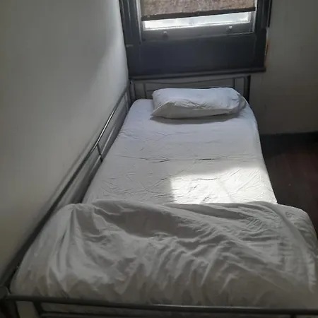 Ostello Woolwich Backpackers New *