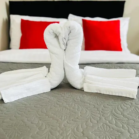 Indigo Suites Hotel *