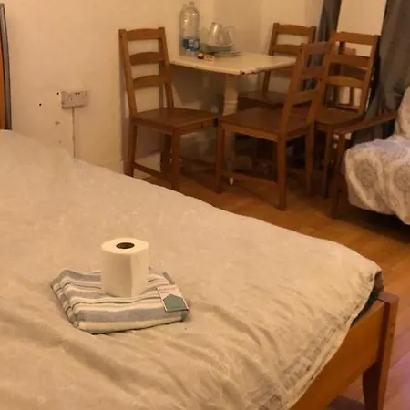 Private In 3 Bedroom Flat!! London