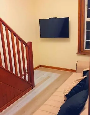 Apartment Stunning 2-bedroom With Indoor Fireplace. *