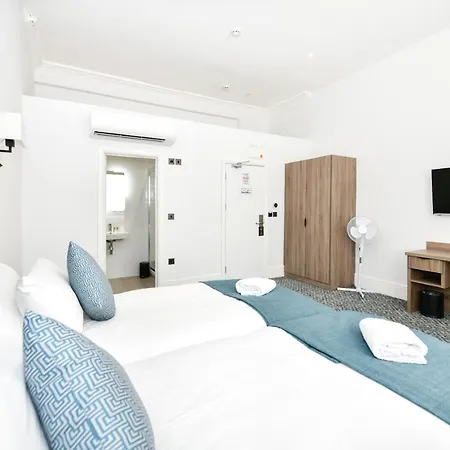 The Chapter - The J Hyde Park Hotel 3*