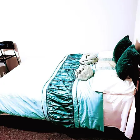 לינה וארוחת בוקר London's Bed & Breakfast Hornchurch