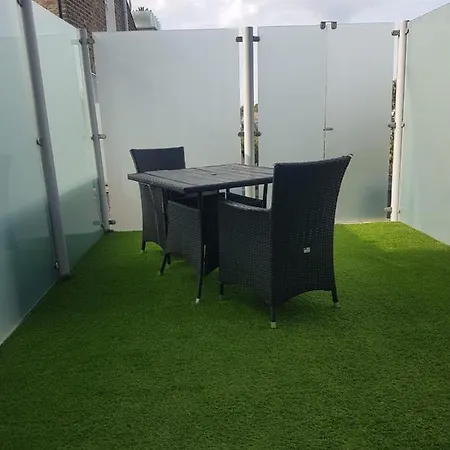 Apartment Between The Commons *