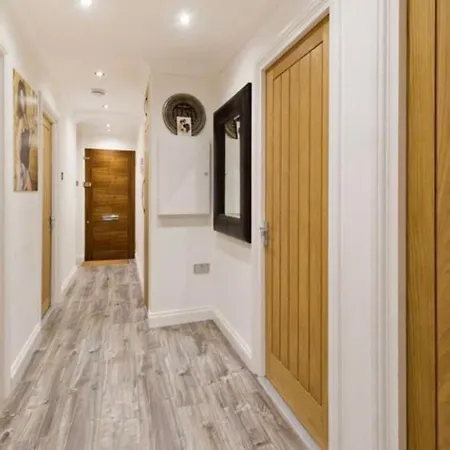 Apartment Stunning Triple London