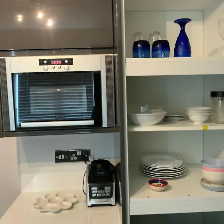 2 Bedroom Near Southfields *
