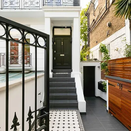 Apartment Penthousestays Chelsea - Luxury 2 Bedroom W/king Bed - Near King's Road *