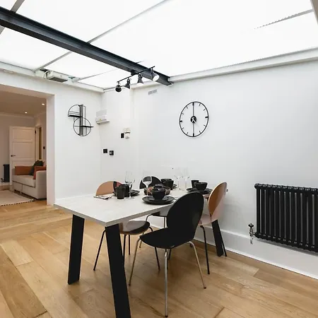 Penthousestays Chelsea - Luxury 2 Bedroom W/king Bed - Near King's Road Apartment