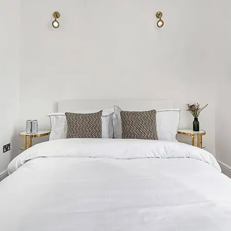 Lady On The Lane- 2 Bed Primrose Hill London