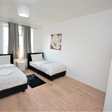 Beautiful 2 Bedroom Flat Near Finsbury Park * London