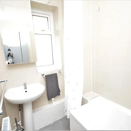 Beautiful 2 Bedroom Flat Near Finsbury Park Apartment London