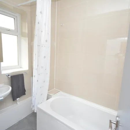 Beautiful 2 Bedroom Flat Near Finsbury Park * London