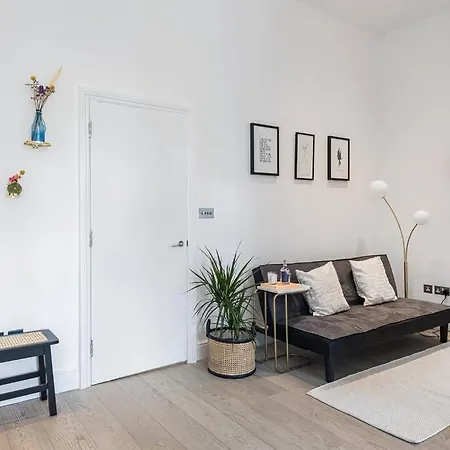 Lady On The Lane- 2 Bed Primrose Hill Lägenhet