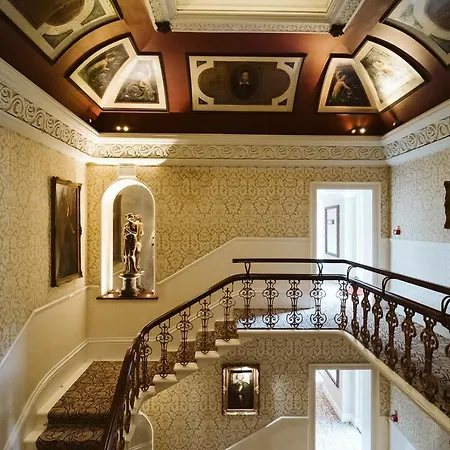 Отель The Petersham Ричмонд