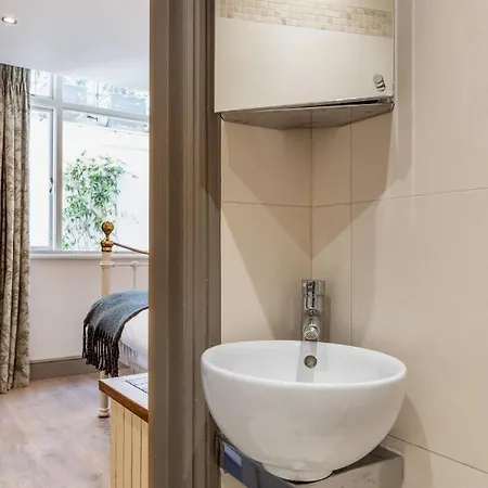 The Brunswick Oasis 2 Bedroom In Notting Hill London