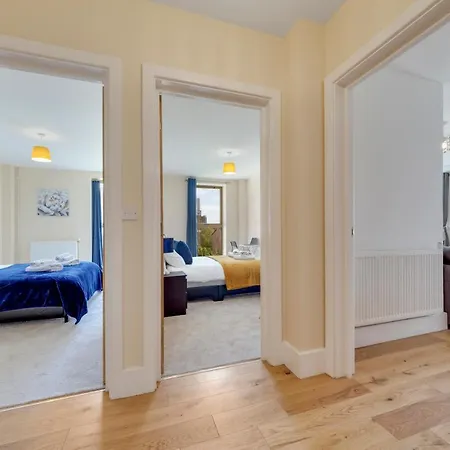 Flourish - Mulberry House - Tottenham Apartment *