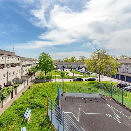 Flourish - Mulberry House - Tottenham Apartment London