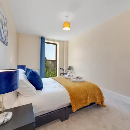 Flourish - Mulberry House - Tottenham Apartment