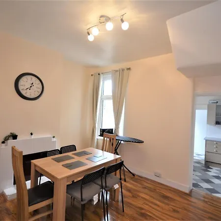 Hébergement de vacances Cheerful 3 Bedroom In Greater Londres
