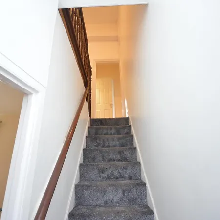 Cheerful 3 Bedroom In Greater Hébergement de vacances