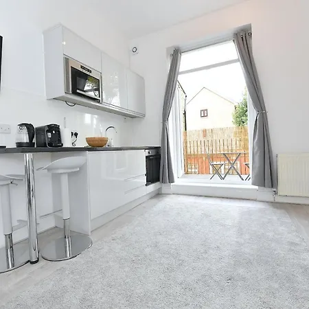 Stylish By Luxestays Shepherds Bush * Londyn