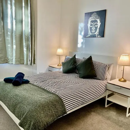 Verv Finchley Guest house London