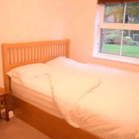 2 Bedrooms & 2 Bathrooms With An Ensuite Apartment *