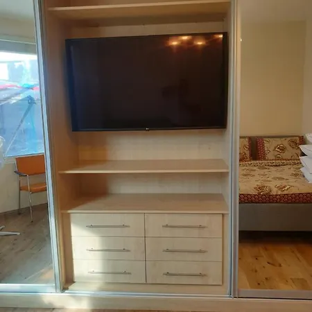 Luxury Spacious 2 Bedroom 4 Mins From Ilford Stn. Free Parking