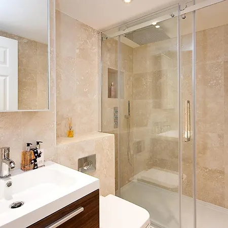 Stunning 2-bedroom-hosted By Sweetstay *